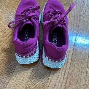 NOBULL  RUNNING SHOES RIPSTOP RUNNER Womens 8.5 RASPBERRY